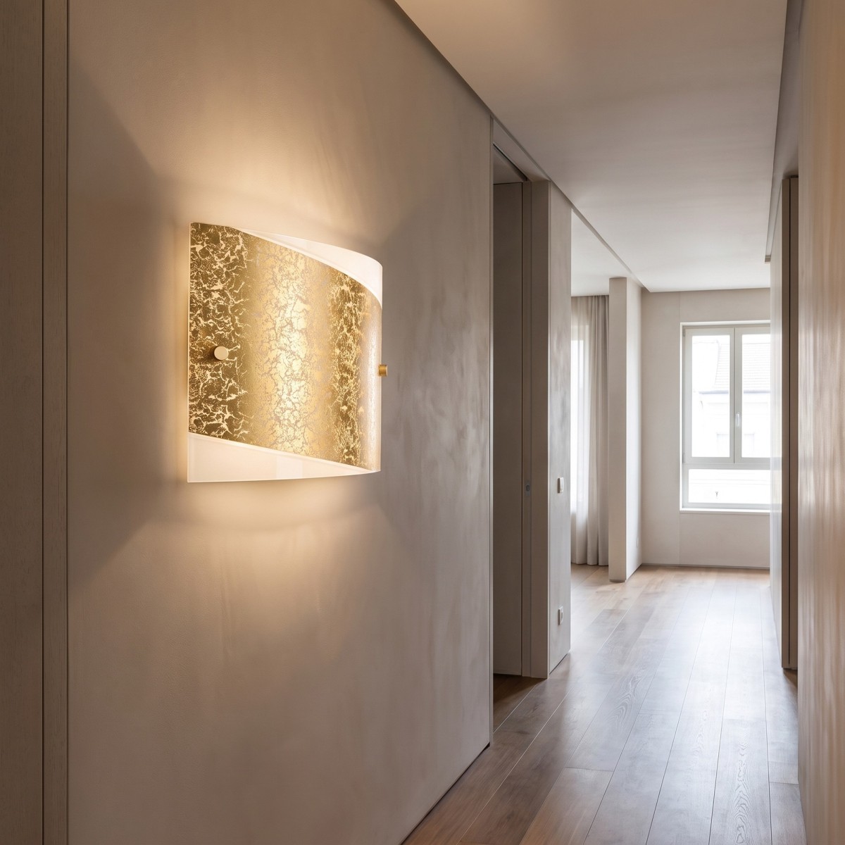 Moderne E27-Wandleuchte in Gold oder Silber | Mondialshop