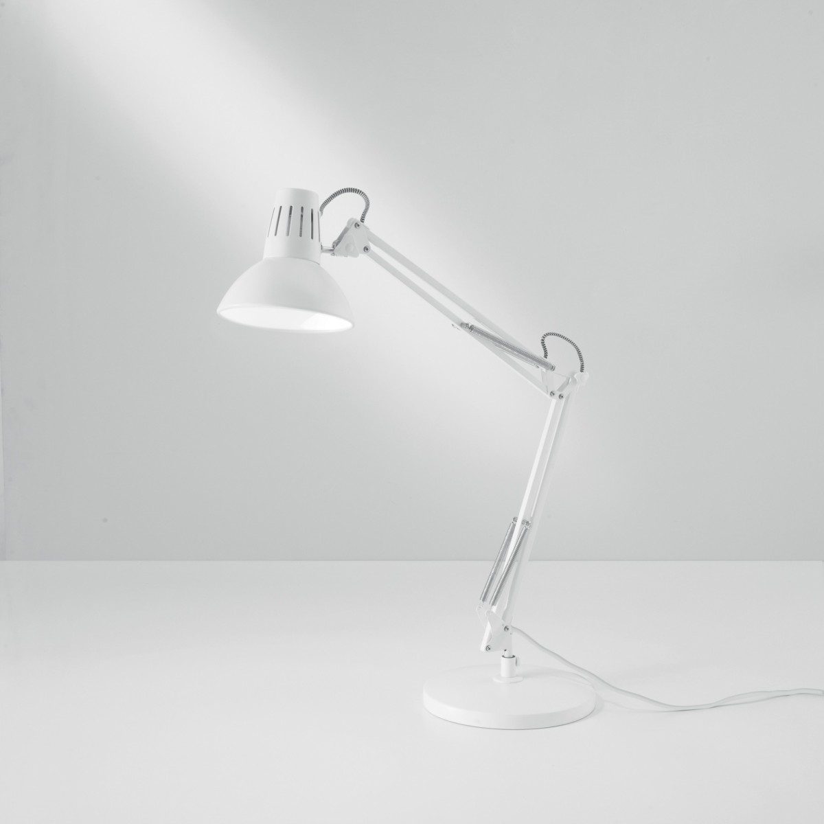 Lampe de table moderne en 6 variantes | Mondialshop