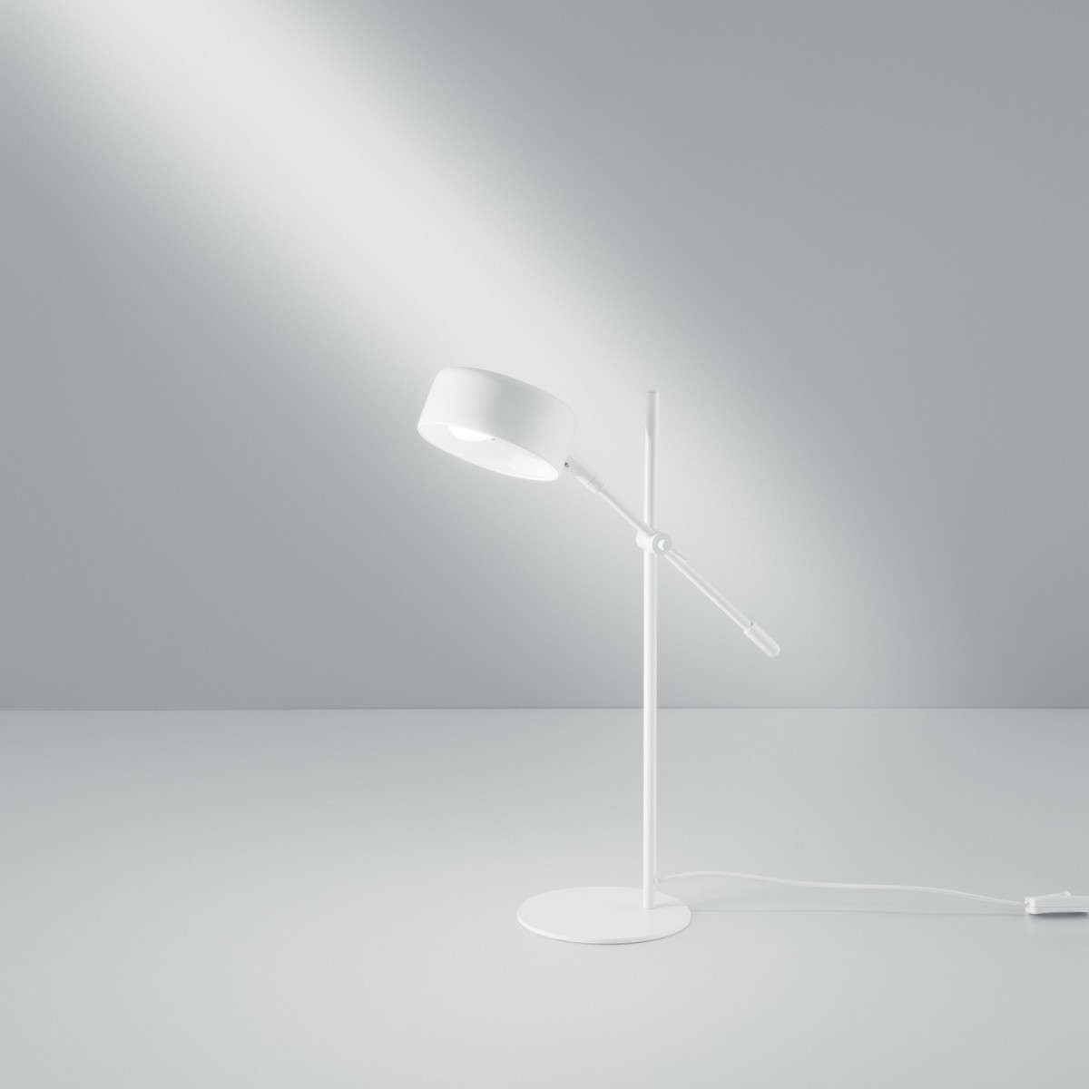 Lampe de table moderne et réglable | Mondialshop