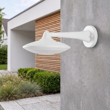 lanterna classica LED da esterno, ideale per valorizzare ingressi, vialetti, terrazzi e aree relax.