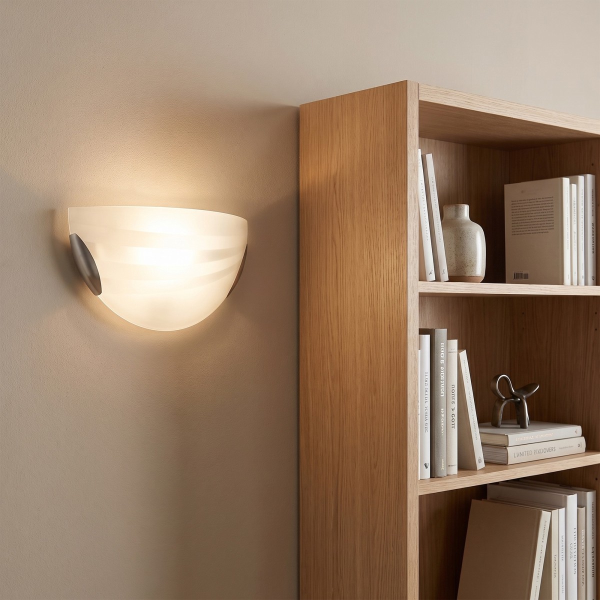 Applique Mezzaluna Vetro Satinato E27 | Mondialshop