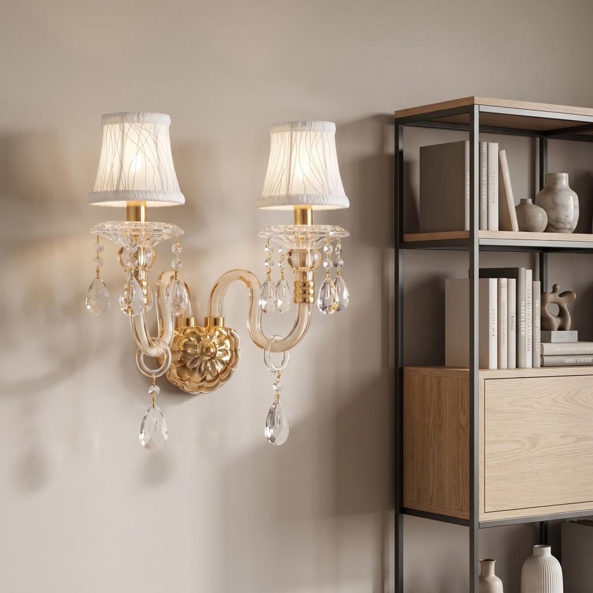 Zweiarmige Wandleuchte aus Gold und Kristall | Mondialshop