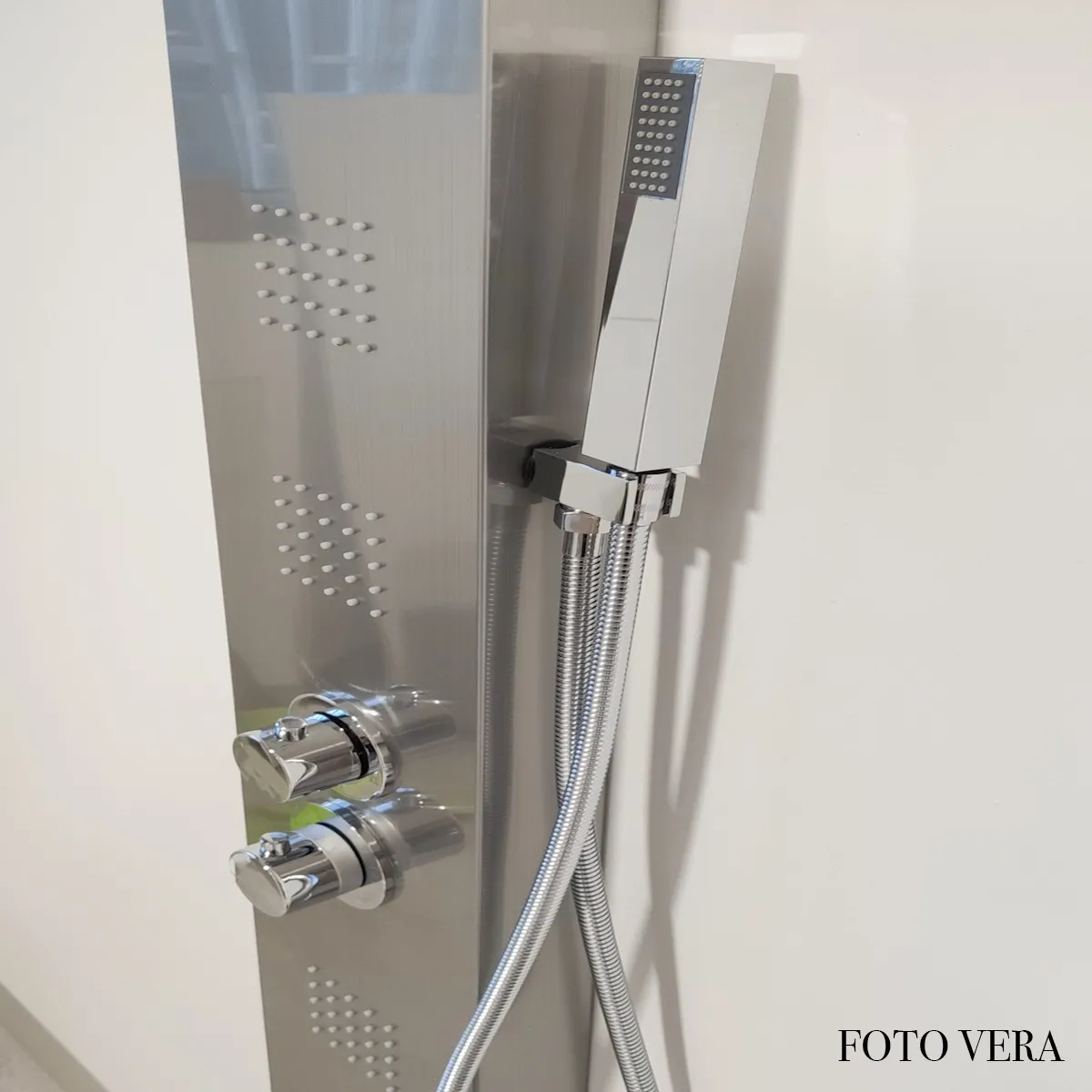 Thermostatische Hydromassagesäule aus gebürstetem...